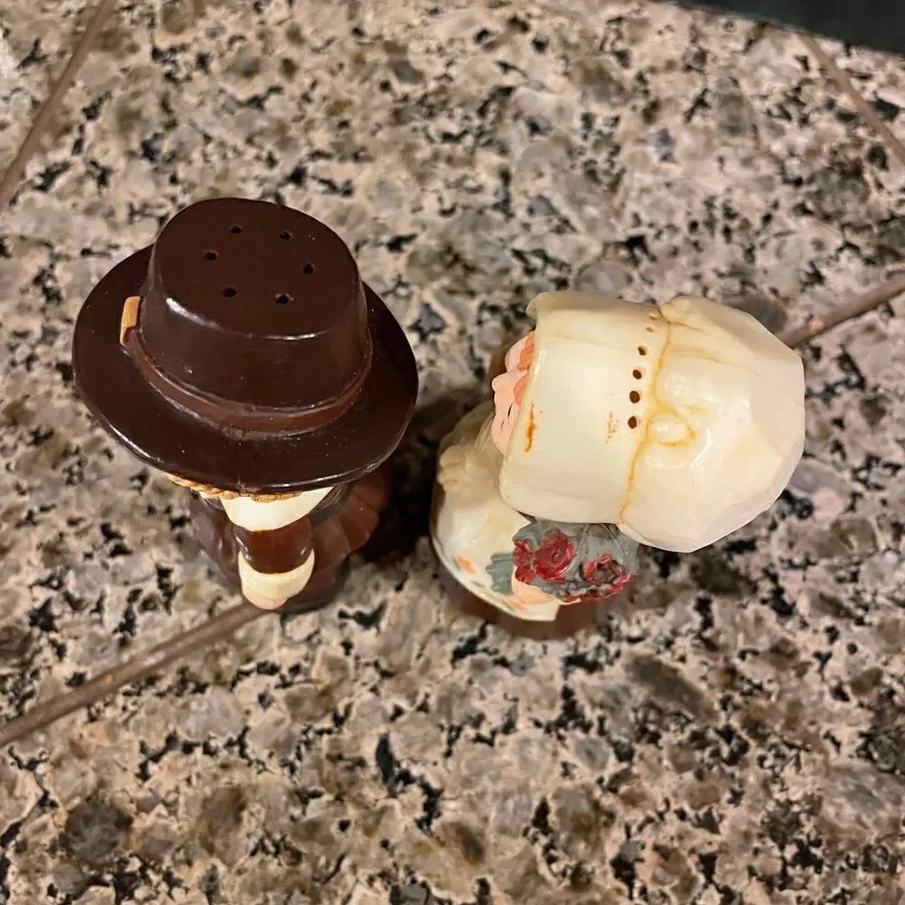 Hallmark Cards Vintage Pilgrim Salt and Pepper Shakers